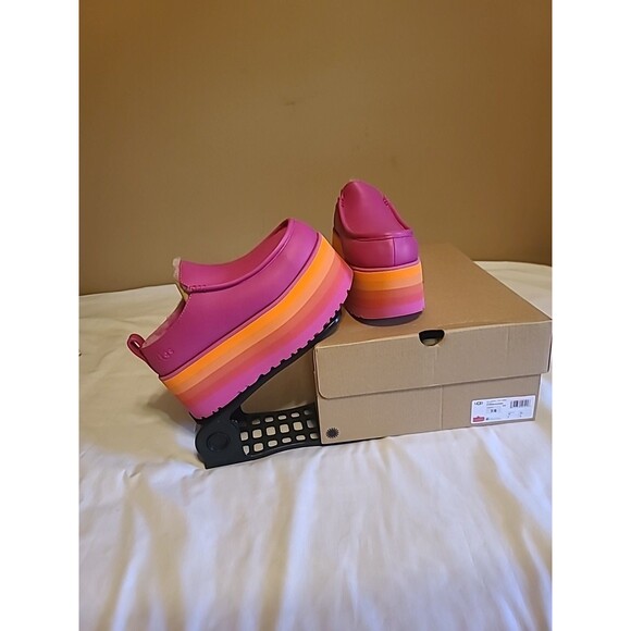 UGG Other - NWT UGG URSEEN PLATFORM ALL GENDER SLIPPERS SHOES US MEN 7/ WOMENS 8